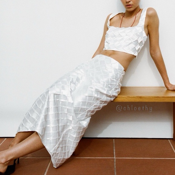 Zara DIAMOND SATIN EFFECT MIDI SKIRT - Picture 1 of 8